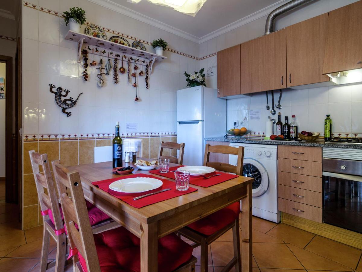 This Warm And Comfortable Apartment Λάγος Δωμάτιο φωτογραφία